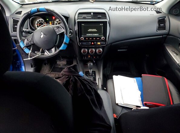 JA4AR3AU8LU024115 2020 MITSUBISHI OUTLANDER Blue Вид панелі приладів