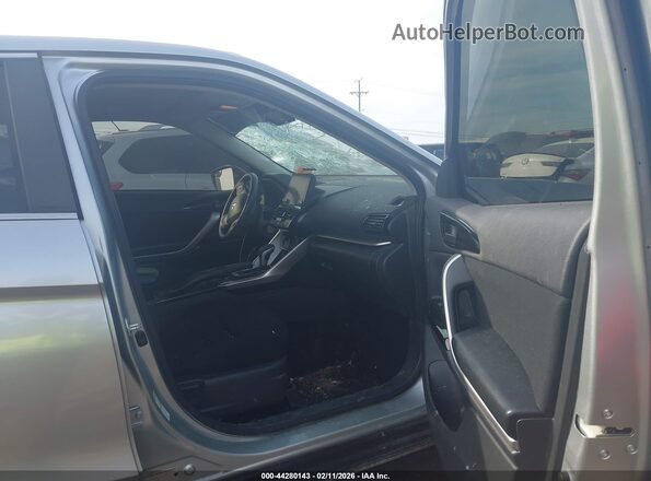 JA4ASVAA9NZ057426 2022 MITSUBISHI ECLIPSE CROSS Серый Вид салона спереди