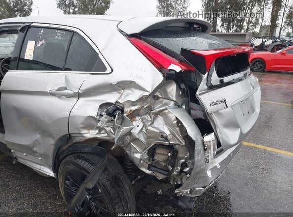 JA4AT4AA8JZ048072 2018 MITSUBISHI ECLIPSE CROSS Серебряный Вид спереди