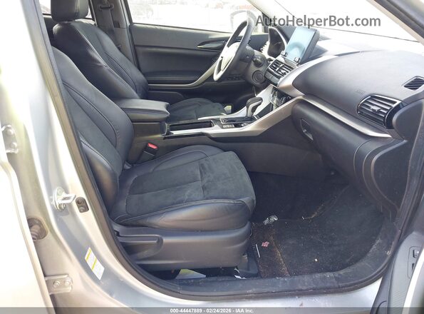 JA4ATWAA8PZ049985 2023 MITSUBISHI ECLIPSE CROSS Серебряный Вид салона спереди