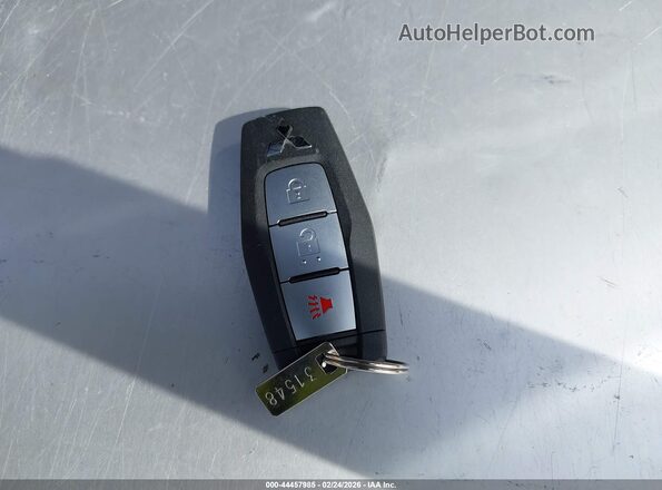 JA4J4TA86PZ028822 2023 MITSUBISHI OUTLANDER Серебряный Вид панели приборов
