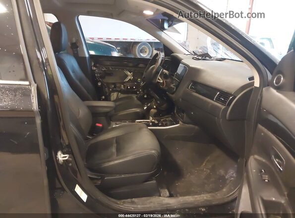 JA4JZ4AX5HZ023756 2017 MITSUBISHI OUTLANDER Черный Вид салона спереди