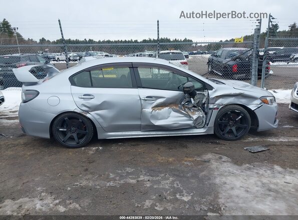 JF1VA2M62H9813205 2017 SUBARU WRX STI Серебряный Вид задней части салона