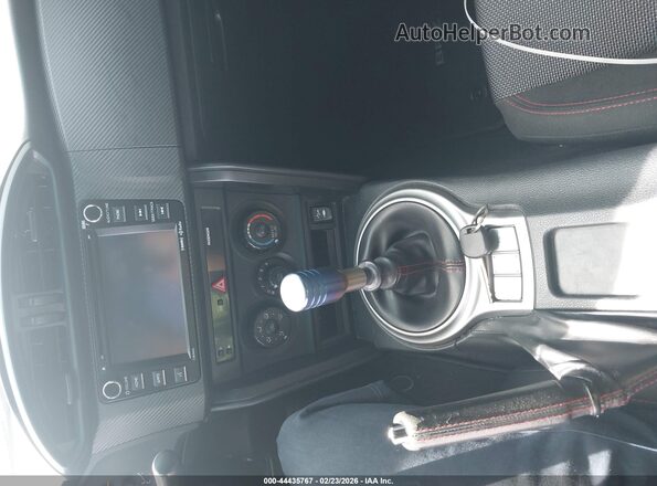 JF1ZCAB1XG9604631 2016 SUBARU BRZ Серебряный Вид панели приборов