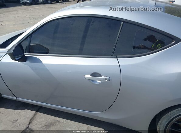 JF1ZCAB1XG9604631 2016 SUBARU BRZ Серебряный 