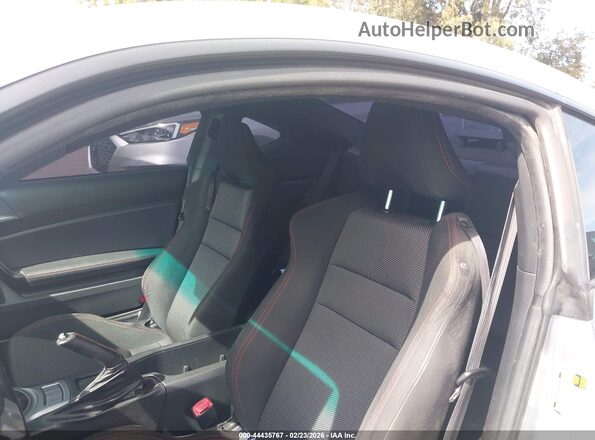 JF1ZCAB1XG9604631 2016 SUBARU BRZ Серебряный 