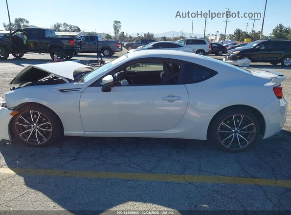 JF1ZCAC19H8604688 2017 SUBARU BRZ Белый Панорамный вид салона 360°