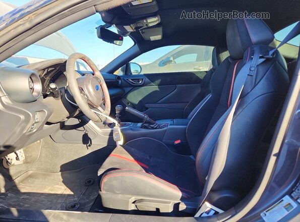 JF1ZDBE13R9701980 2024 SUBARU BRZ Gray Widok wnętrza z przodu