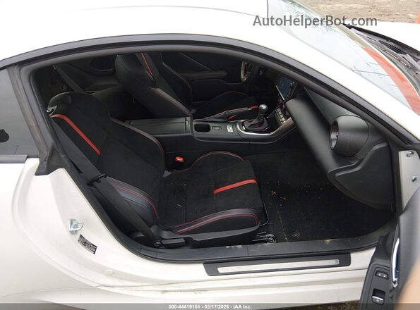 JF1ZDBF17N8700801 2022 SUBARU BRZ Белый Вид салона спереди