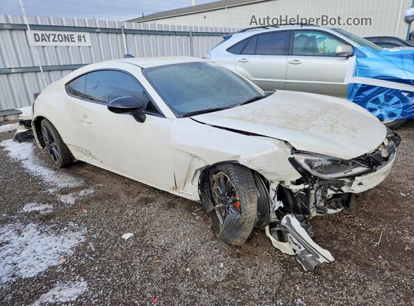 JF1ZDBS18R9700182 2024 SUBARU BRZ Белый Передняя правая четверть