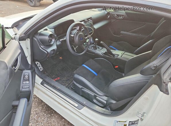 JF1ZDBS18R9700182 2024 SUBARU BRZ Белый Вид панели приборов