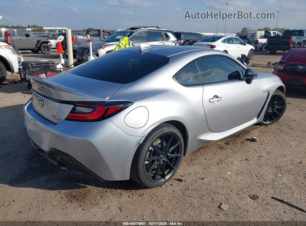 JF1ZNBE17R8756807 2024 TOYOTA GR86 Серебряный Задняя правая четверть