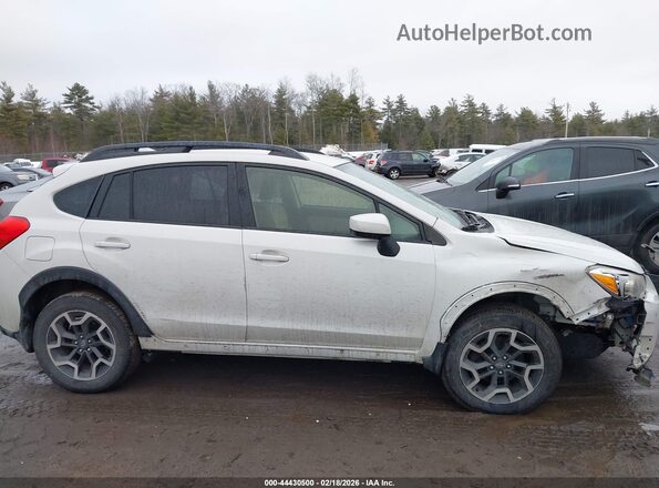 JF2GPADC4G8313425 2016 SUBARU CROSSTREK White Widok wnętrza z tyłu