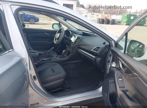 JF2GTAMC2JH343896 2018 SUBARU CROSSTREK Серебряный Вид салона спереди