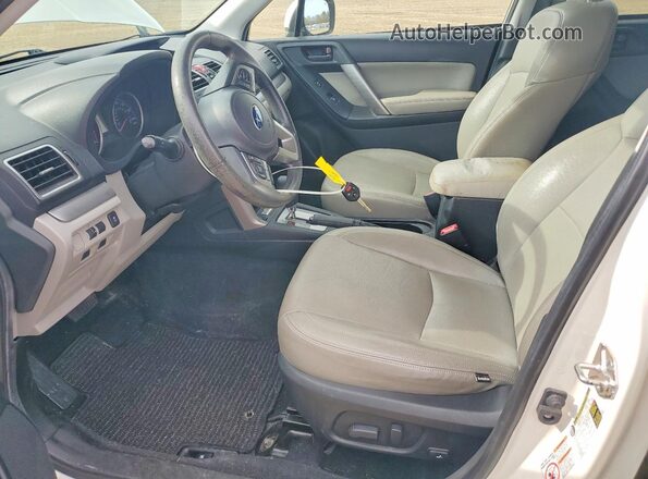 JF2SJAEC1HH435977 2017 SUBARU FORESTER Белый Вид салона спереди