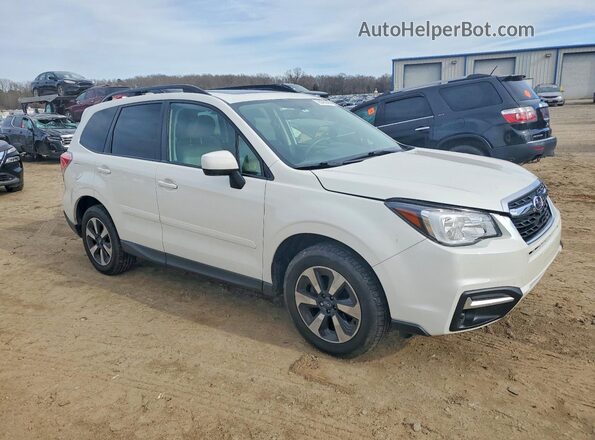 JF2SJAEC1HH435977 2017 SUBARU FORESTER Белый Передняя правая четверть