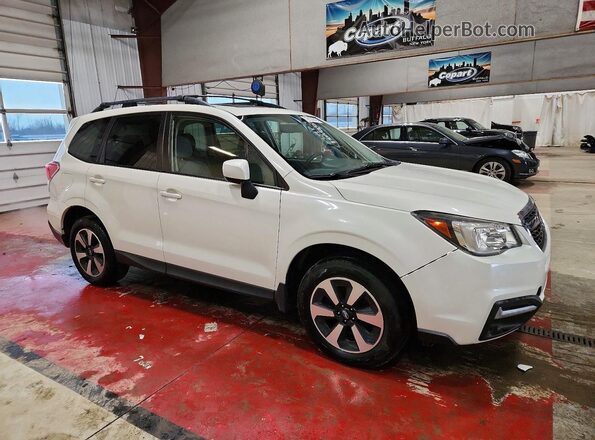 JF2SJAEC4HH432782 2017 SUBARU FORESTER 2.5 Белый Передняя правая четверть