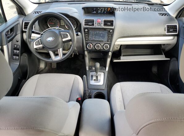 JF2SJAEC7HH565357 2017 SUBARU FORESTER 2.5 Зеленый Вид панели приборов