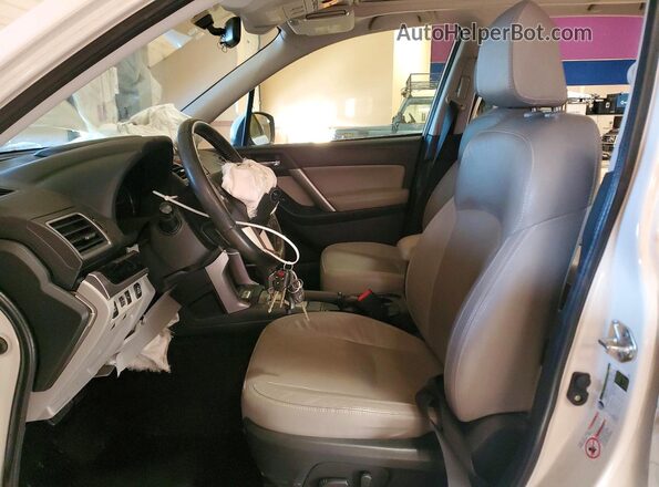 JF2SJARC3JH466552 2018 SUBARU FORESTER 2.5 Белый Вид салона спереди