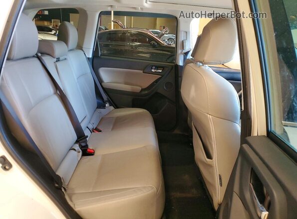 JF2SJARC3JH466552 2018 SUBARU FORESTER 2.5 Белый Вид задней части салона