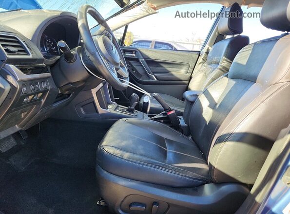 JF2SJAWC4HH454117 2017 SUBARU FORESTER 2.5I TO Синий Вид салона спереди