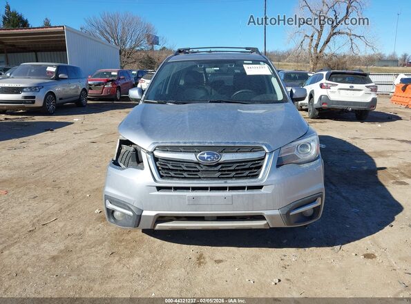JF2SJAWC6JH434070 2018 SUBARU FORESTER 2.5I TO Серебряный Вид задней части салона
