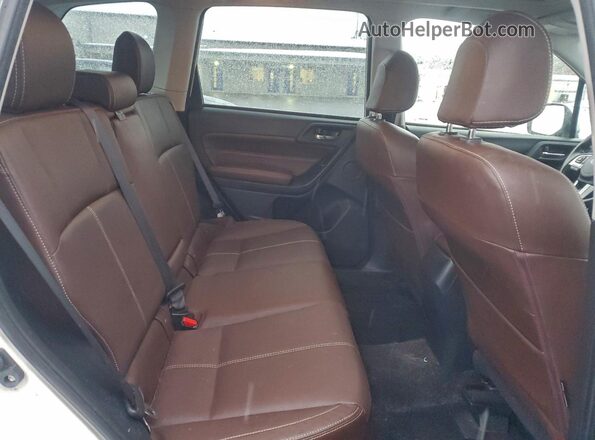JF2SJAWC9JH410264 2018 SUBARU FORESTER 2.5I TO White Widok tylnych siedzeń