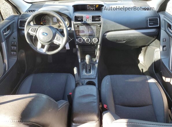 JF2SJGEC1HH476502 2017 SUBARU FORESTER2. Черный Вид панели приборов
