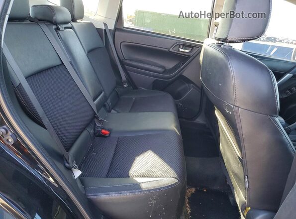 JF2SJGEC1HH476502 2017 SUBARU FORESTER2. Черный Вид задней части салона