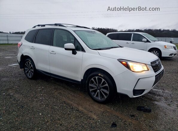 JF2SJGEC1HH811516 2017 SUBARU FORESTER2. Белый Передняя правая четверть