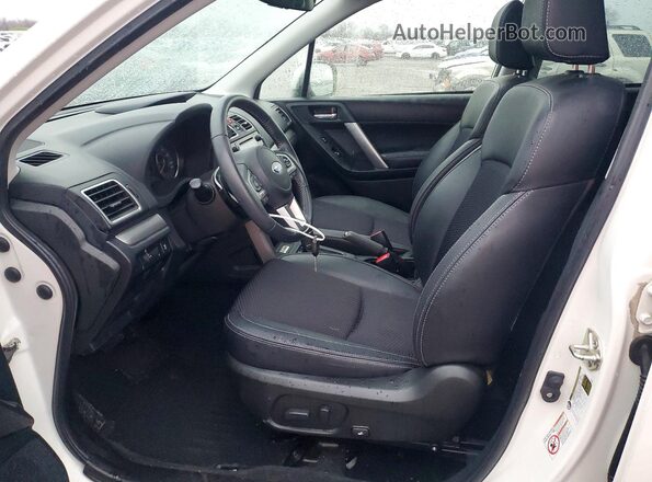 JF2SJGEC1HH811516 2017 SUBARU FORESTER2. Белый Вид салона спереди