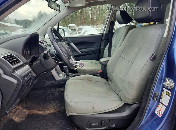JF2SJGEC8HH418273 2017 SUBARU FORESTER2. Blue Вид салону спереду