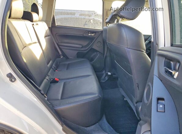 JF2SJGVC2GH447069 2016 SUBARU FORESTER2. Белый Вид задних сидений