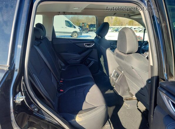 JF2SKAEC0NH419441 2022 SUBARU FORESTER Black Вид задньої частини салону