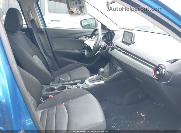 JM1DKDB7XH0170679 2017 MAZDA CX-3 Синий Вид салона спереди