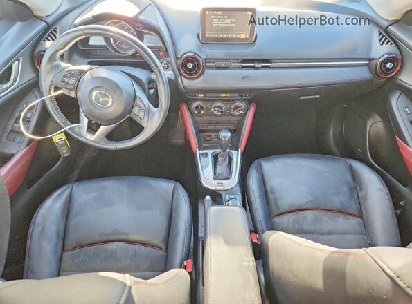 JM1DKDC78H0147447 2017 MAZDA CX-3 Белый Вид панели приборов