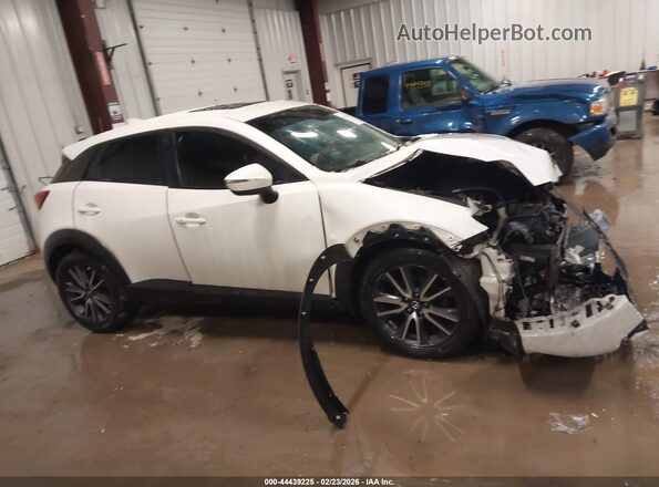 JM1DKFC74J0301296 2018 MAZDA CX-3 Белый Вид задней части салона