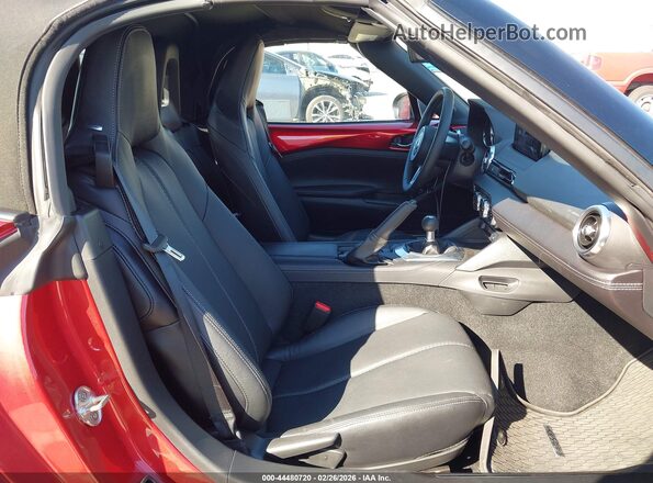 JM1NDAD70S0654300 2025 MAZDA MX-5 MIATA Красный Вид салона спереди