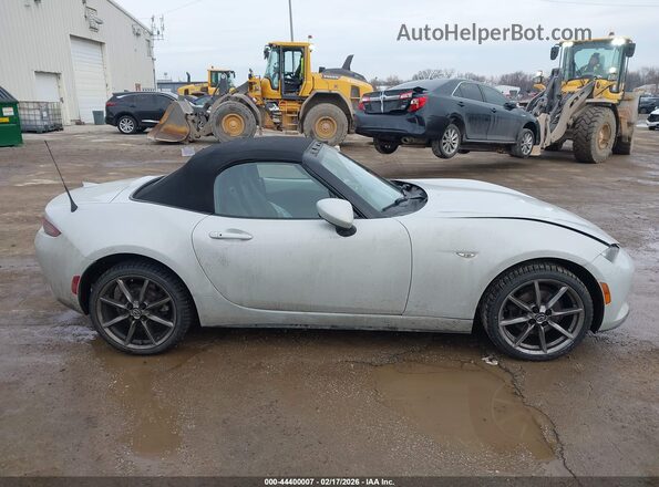 JM1NDAD75G0111290 2016 MAZDA MX-5 MIATA Белый Вид задней части салона