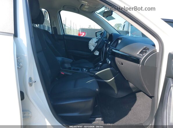 JM3KE2BY5G0867582 2016 MAZDA CX-5 White Widok wnętrza z przodu