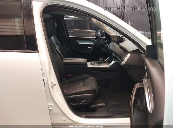 JM3KJDHA2S1130392 2025 MAZDA CX-70 PHEV White Widok wnętrza z przodu