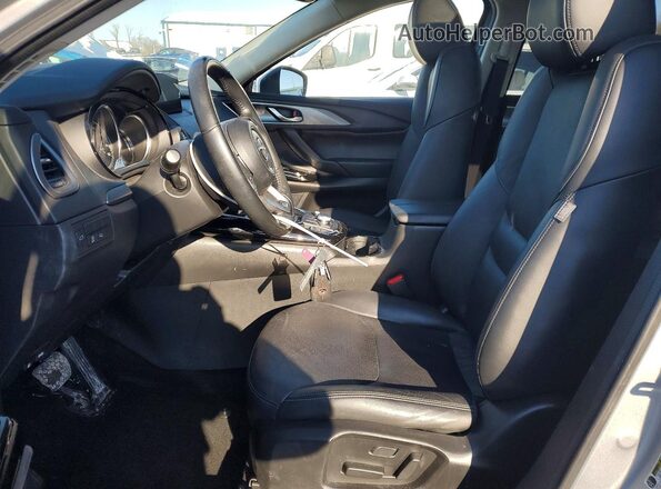 JM3TCBCY3P0648354 2023 MAZDA CX-9 Серебряный Вид салона спереди