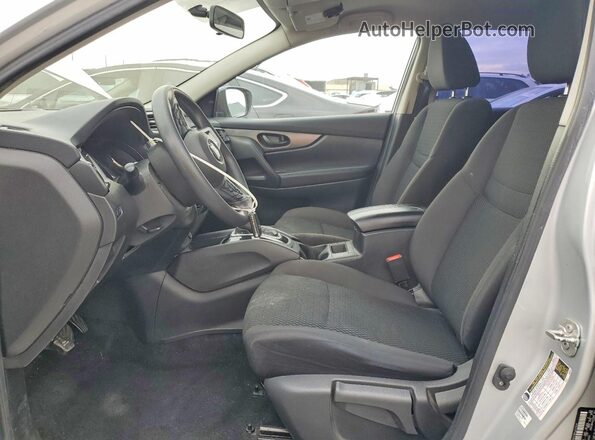 JN1BJ1CPXKW520665 2019 NISSAN ROGUE Серебряный Вид салона спереди