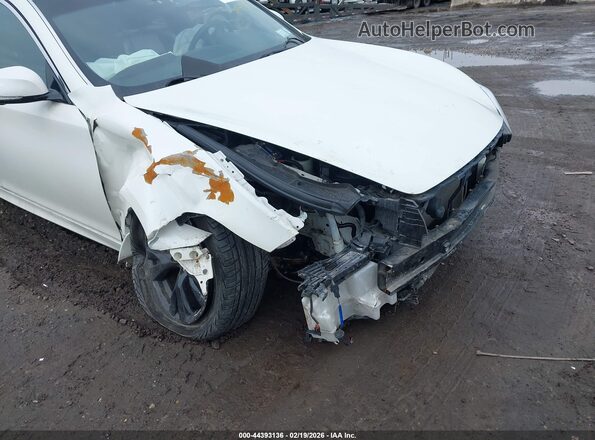 JN1BY1AR8HM770801 2017 INFINITI Q70 Белый Вид спереди