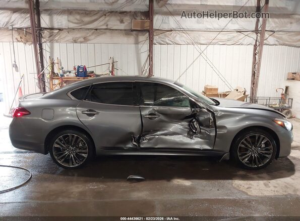 JN1BY1AR8JM220603 2018 INFINITI Q70 Серый Вид задней части салона