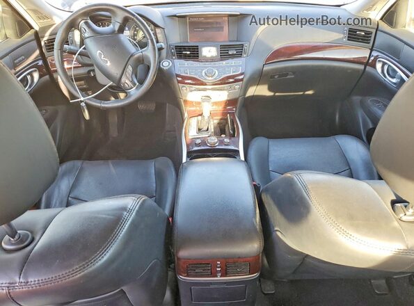 JN1BY1PR2GM720739 2016 INFINITI Q70L Черный Вид панели приборов
