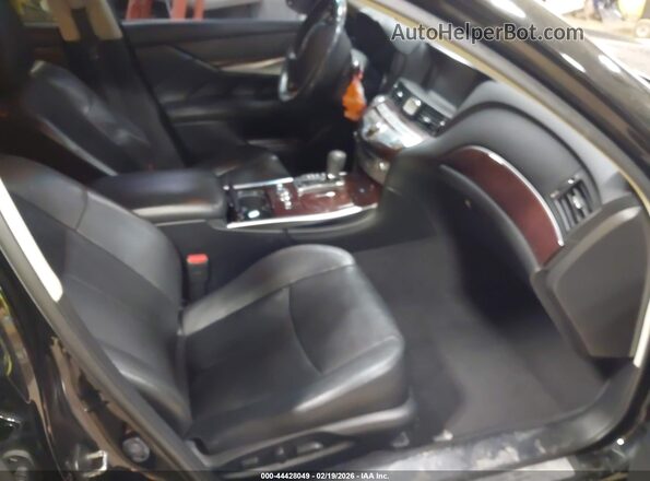 JN1BY1PR3HM210045 2017 INFINITI Q70L Черный Вид салона спереди