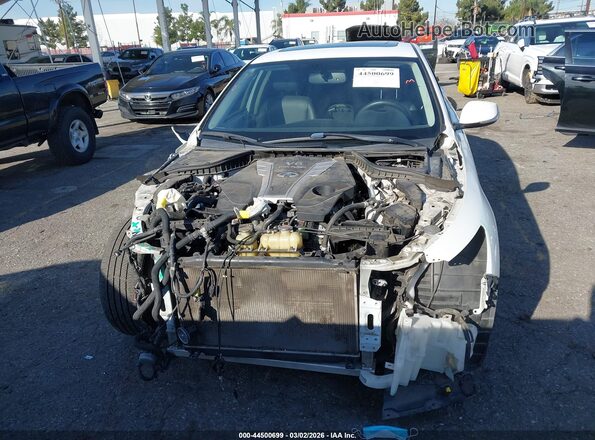 JN1EV7APXHM731456 2017 INFINITI Q50 White Rear interior view