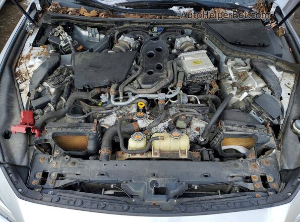 JN1EV7AR9HM836491 2017 INFINITI Q50 Silver Widok wnętrza z tyłu