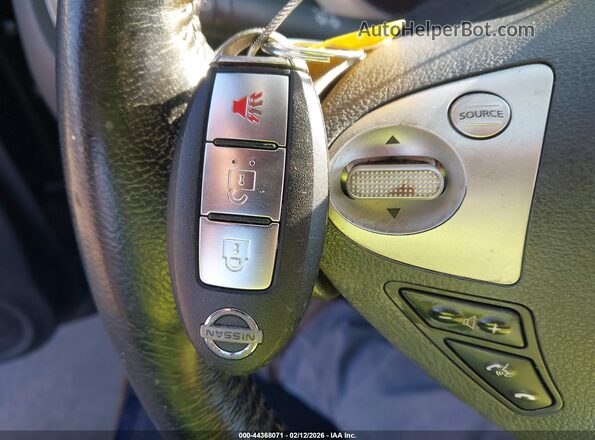 JN8AF5MRXHT704844 2017 NISSAN JUKE Blue Dashboard view